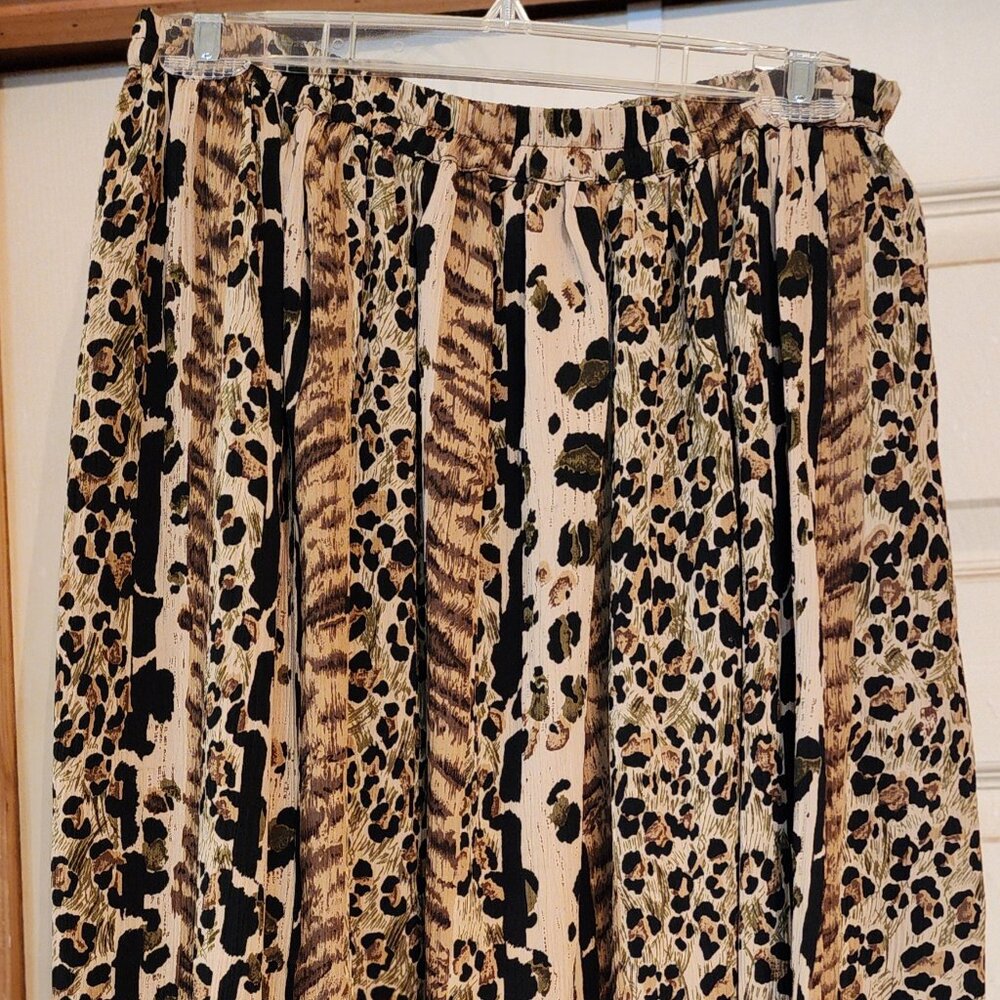 African leopard print full skirt.  Beautiful cat prints.